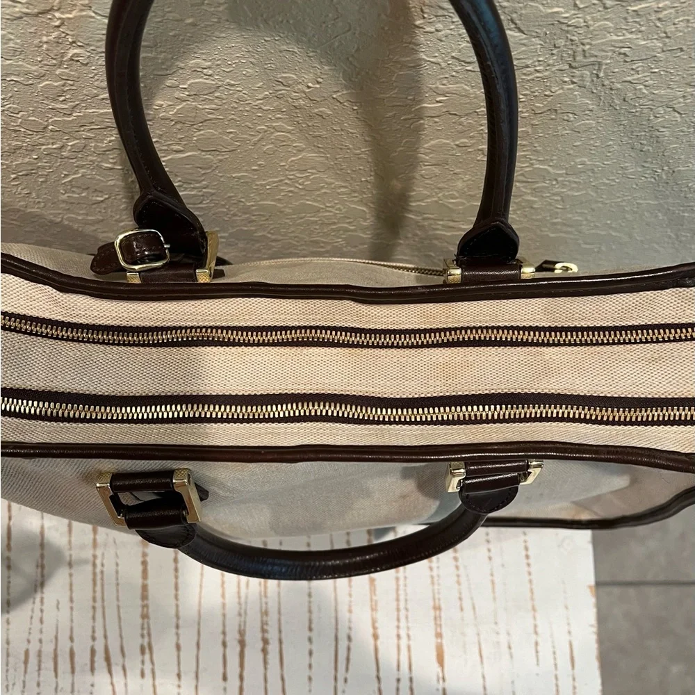 Brooks Brothers Elegant Cream and Brown Travel Bag